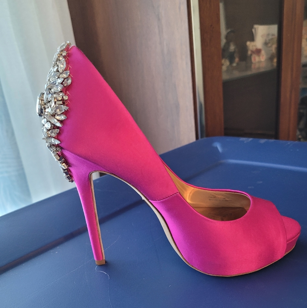 BADGLEY MISCHIKA PINK HEELS